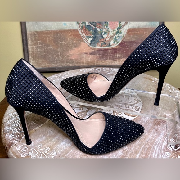 EUC Vince Camuto Imagine Line; “Ossie” d’Orsay Style Black Studded Heels Size 6 - Picture 9 of 14